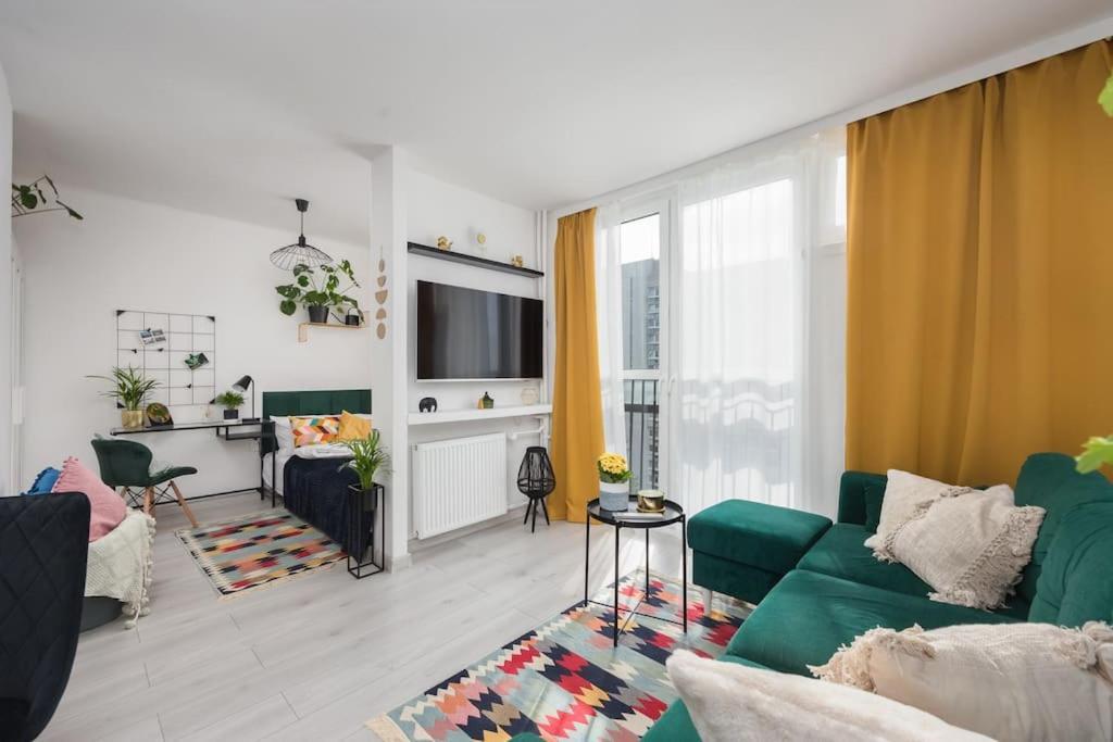 Specious City Center Studio With Park View Warsaw Exterior photo