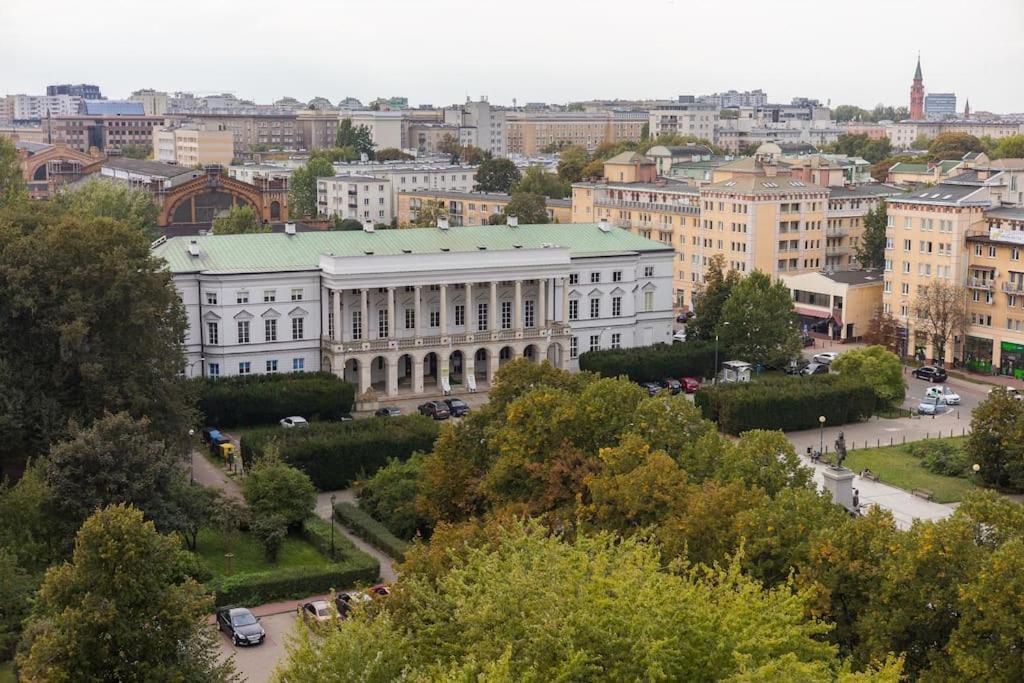 Specious City Center Studio With Park View Warsaw Exterior photo
